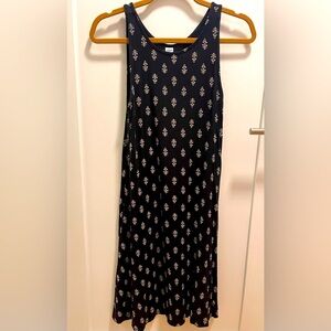 Flowy, stretchy printed sleeveless dress